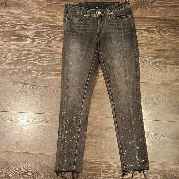 Levi's Skinny Jeans in Washed Black with Paint-Splatter Detail - Picture 1 of 8